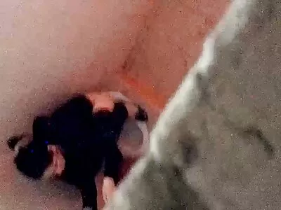 Pijpbeurt van MILF en sperma op lesbische filmpjes gratis lichaam
