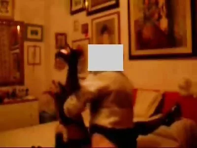 Blondine met grote gratis sex film tieten pijpt en heeft seks op de bank
