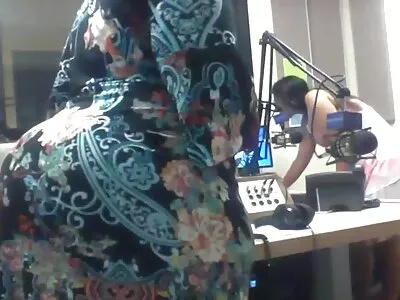 Student zuigt lul en korte sexfilmpjes krijgt een lading
