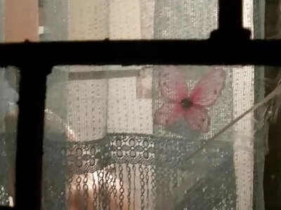 Schattige blonde schat op sex filmpjes online haar knieën