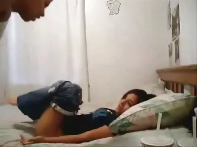 Hard gratis geile sexfilmpjes neuken vriendin op de vloer