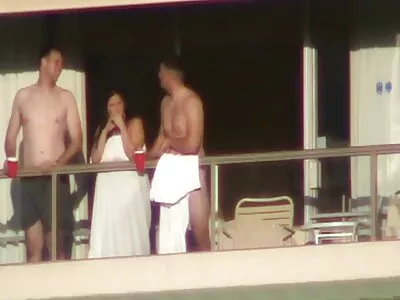 Zwarte gratis oma sex film meid schudt met haar grote tieten