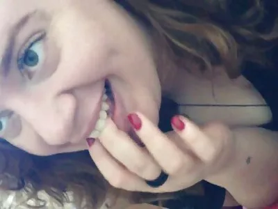 Geile blonde solo schoolmeisje gratis sm filmpje