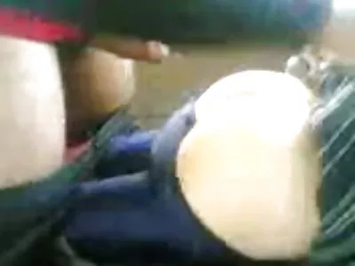 Geile tiener gebruikt een dildo gratis sex film