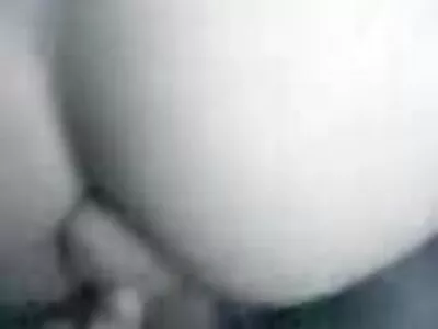 Pijpen van lesbies filmpjes brunette MILF met grote tieten
