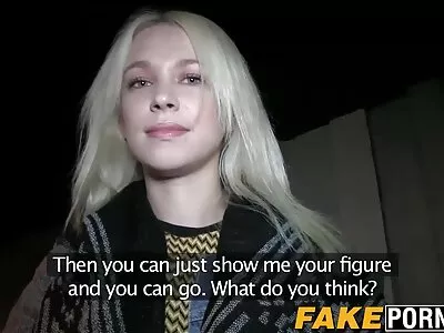 Schattige meid geeft handjob als onderdeel softporno filmpjes van webcamshow