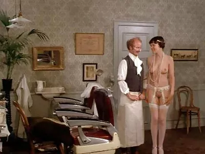 MILF zuigt mijn lul onder gratis sex film de tafel en komt op tieten