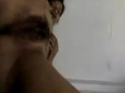 Petite ebony gratis erotische filmpjes babe onderhoudt een rijpe kerel